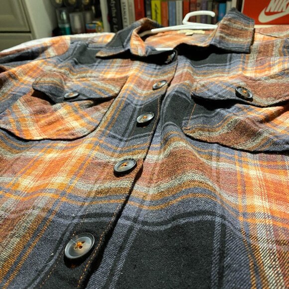 flannel top - Picture 4 of 6